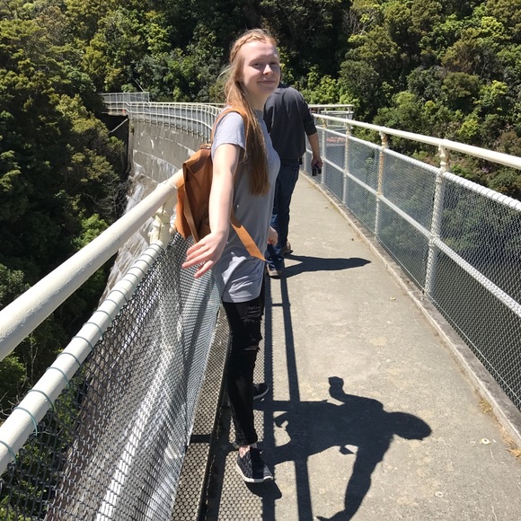 Meet your Posher, Claire - Picture 1 of 3